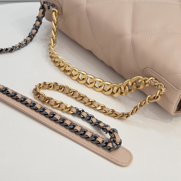 シャネルバッグ角部分ディテール